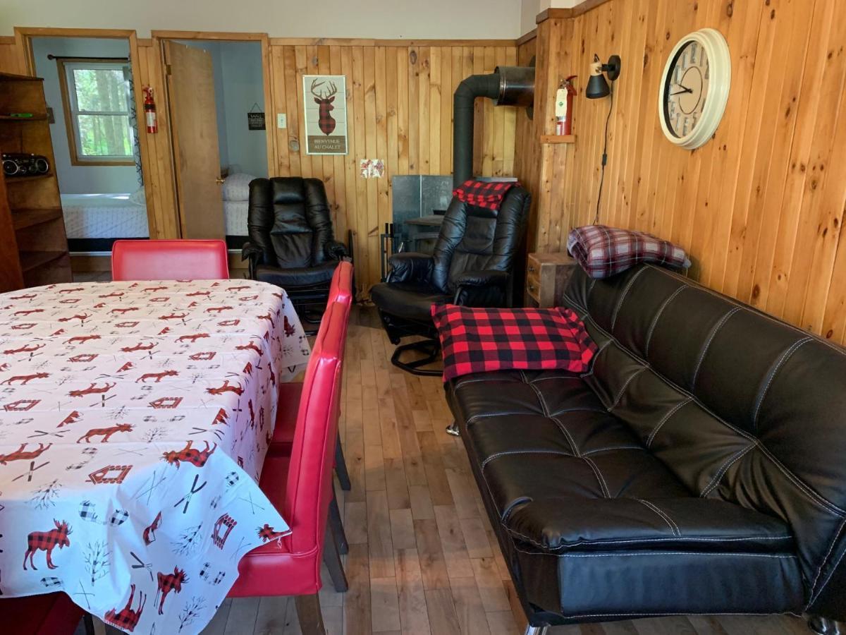 Camping Chalets Spas Pignons Rouges Saint Romain Exteriér fotografie