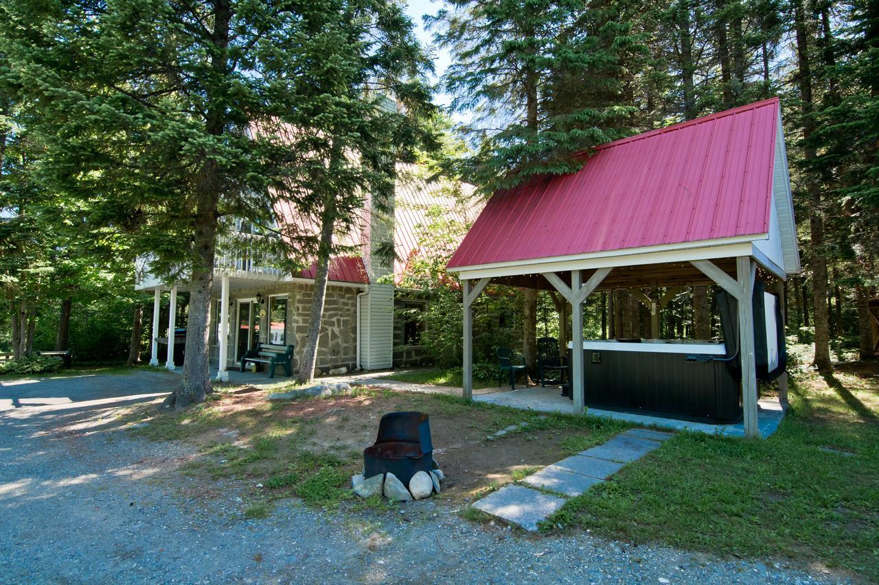 Camping Chalets Spas Pignons Rouges Saint Romain Exteriér fotografie