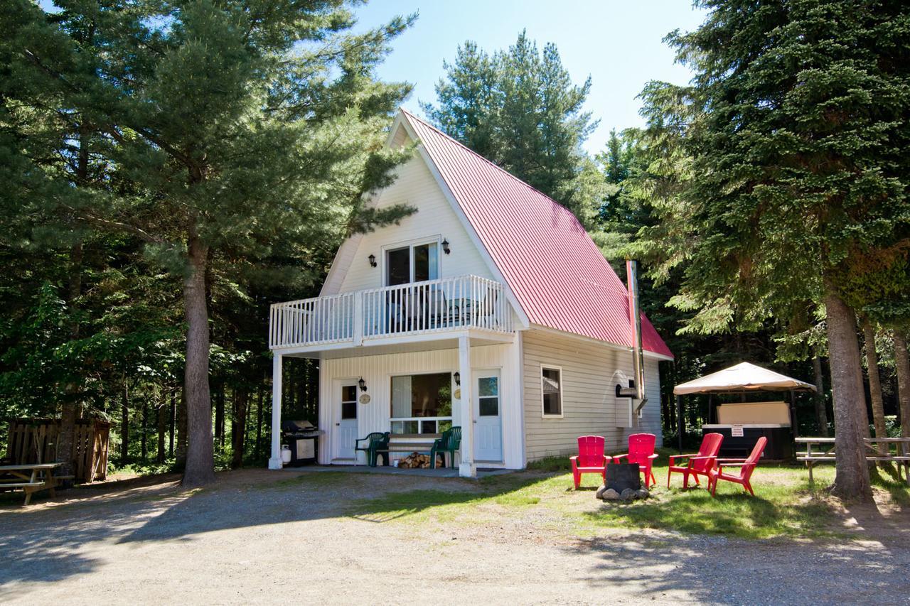 Camping Chalets Spas Pignons Rouges Saint Romain Exteriér fotografie